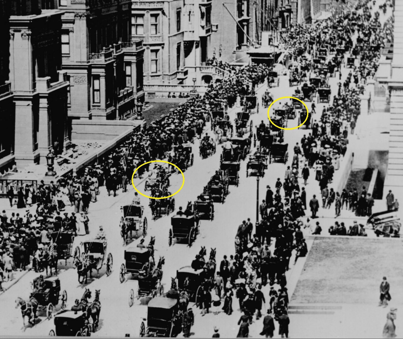 Where are the cars? Die 5th Avenue am Ostersonntag 1900